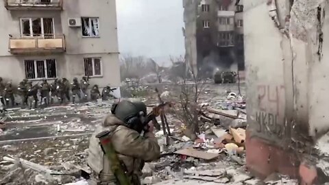 ★★★ House by house, Russian servicemen liberate Mariupol