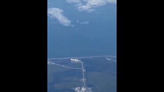 Passageiros de avião que sobrevoa Cabo Canaveral testemunham lançamento do foguete da SpaceX