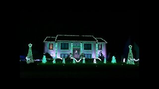 Christmas light show incredibly syncs to 'Sugar Plum Groove'