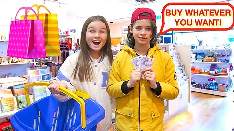 I will buy whatever you want 🛍 JOJO AND SIENNA SHOPPING CHALLENGE