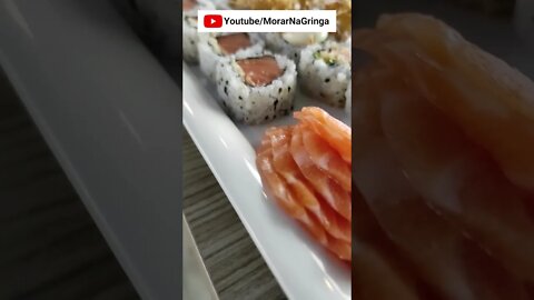 Acredite! Esse é um dos melhores Sushis de Portugal | Praia de Monte Gordo Portugal #shorts