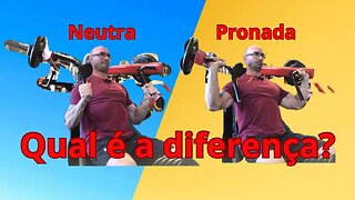 Qual é a diferença da pegada pronada e a pegada neutra no desenvolvimento de ombros?