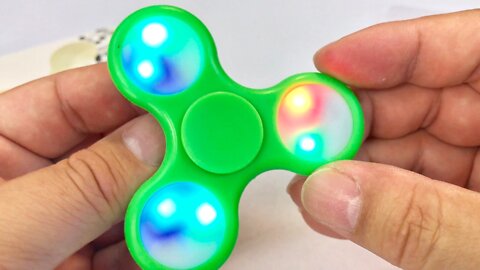 Tri-spinner Glow in The Dark LED Light Up Spinner Toy Review