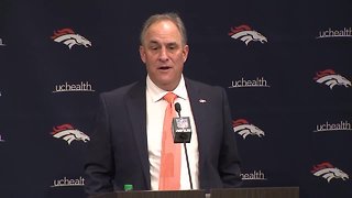 Broncos introduce Vic Fangio as head coach