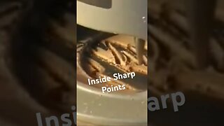 Clip from an old video on how to make inside sharp points. #woodcarving #freehand #handcarved