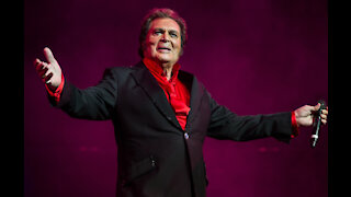 Engelbert Humperdinck tests positive for COVID-19