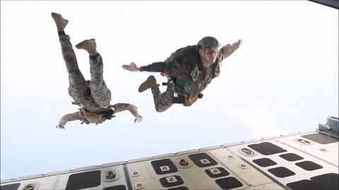Recon Marines Conduct Jump and Cargo Drop Training