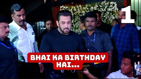 Bhaijaan Salman Khan Grand 57th Birthday Celebration | Cake Cutting
