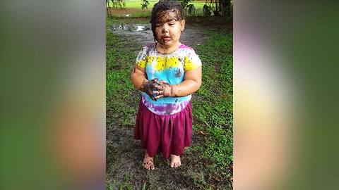 Hilarious Toddler Girl Pretends To Be A “Muddy Monster”