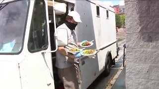 'Unbelievabowl' food truck brings healthy meals to people who need them