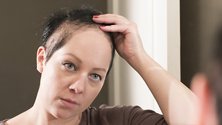 Woman With Severe Compulsion Grabs The Problem By The Hair