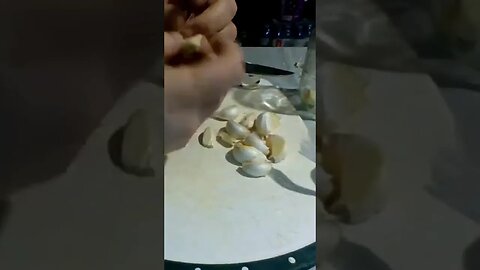 Preparing Whole Garlic 🧄