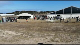 WATCH: Homeless people resist move to Strandfontein for remainder of coronavirus lockdown (Um4)