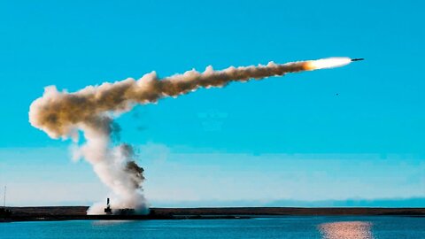 Missile ipersonico Mach 9 Tsirkon RUSSO in azione: una vera minaccia per l'America! E' arma anti-nave ipersonica senza eguali al mondo.portata di oltre 1.000 km per neutralizzare portaerei e incrociatori americani e dei loro alleati NATO