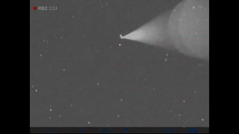 very bright object/faint cigar UFO flyby