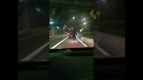😱 Man rides scooter on Verrazano Bridge