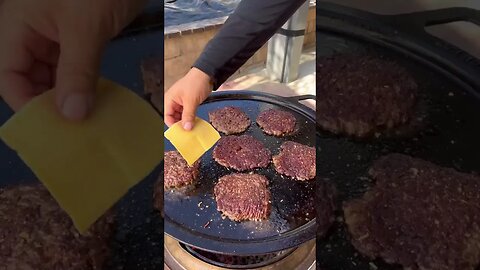 Au Cheval style Burgers! WOW 💯👍👏 (Must try) #grilling #short #burger #auchevel