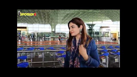 Raveena Tandon, Suniel Shetty with wife spotted at the airport leaving for Jaipur