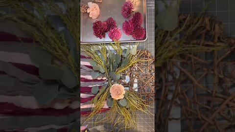 How to Make a Boho Wreath #julieswreathboutique #bohostyledecor #weddingdecor #craftingideas