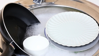 The Mistake Nearly Everybody Makes When Washing Pans