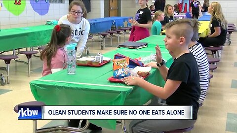 Olean middle school students make sure others don't eat lunch alone on Valentine's Day