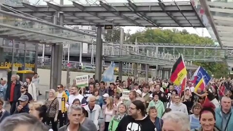Duizenden mensen in Duitsland protesteren tegen de regering van Olaf Scholz. Nordstream 2 Protest