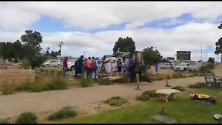 SOUTH AFRICA - Cape Town -The body of a man pressumed is being exhumed today (SkS)