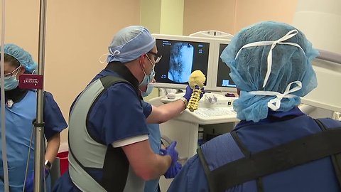 Medical internship program encourages Las Vegas students to become doctors