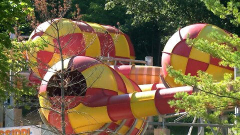 Teen Stunned When Asked to Weigh Herself at Waterpark