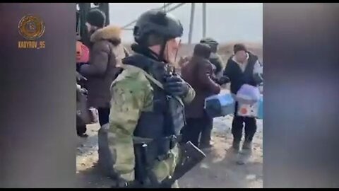 Ukraine | Russian Troops Evacuate Civilians From AZOV Held Mariupol