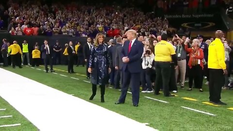 ❤️ True Love - Donald Trump And Melania Enter The Mercedes-Benz Superdome In New Orleans, Louisiana