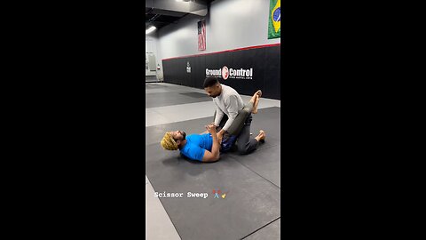 No gi Scissor Sweep