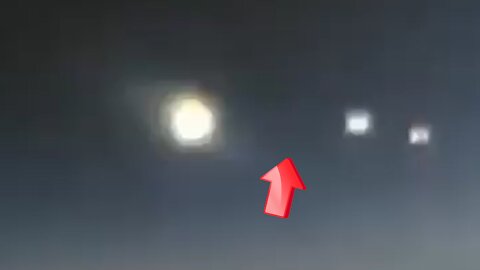 Child witnesses UFO with multiple light bodies taken from aircraft window [Space]