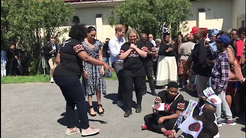 UPDATE 2 - Harry and Meghan visit Cape Town's Nyanga Township (6tW)