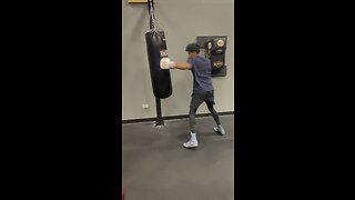 El cheo does some bag work