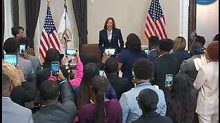 Moderator Tells The Audience To Clap For Kamala