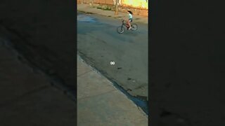 Homem salva criança de acidente grave com bicicleta em Américo na tarde do último domingo. 17.07