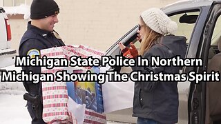 Michigan State Police In Northern Michigan Showing The Christmas Spirit