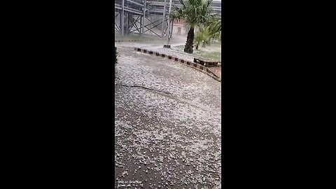 Heavy Rain 🌧️ and Ice stone 🪨 fall viral video