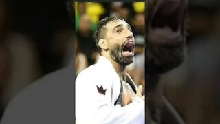 Campeão mundial de Jiu jitsu é baleado na cabeça no clube Sírio