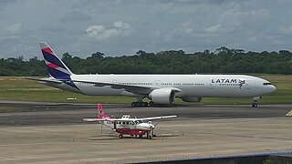 Boeing 777-300ER PT-MUI pousa em Manaus vindo de Guarulhos