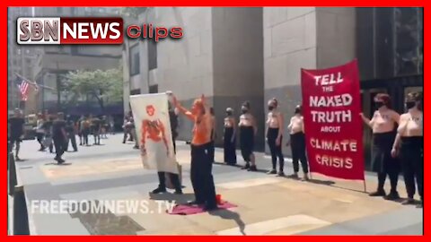 NYC Protesters Have Glued Themselves to the Desk at Rockefeller Plaza. - 2919