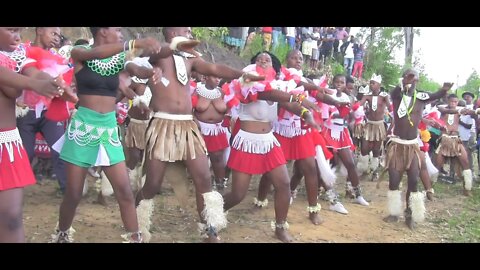 AMAZING ZULU CULTURAL DANCE - BOYS VS GIRLS