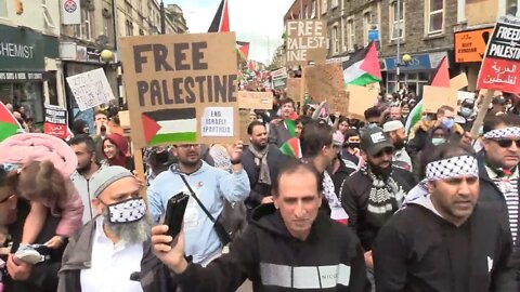 #PALESTINE solidarity protesters march through Bristol today#PROTEST🇵🇸