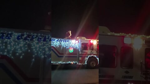 Santa Rode his Fire Truck Through Dunedin!! #shorts