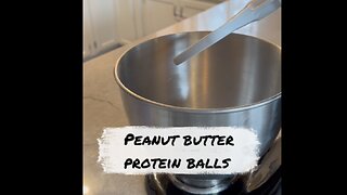 Deliciously Easy Peanut Butter Protein Balls!