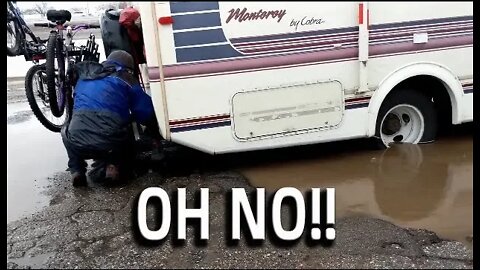 Motorhome gets Stuck 🚧 // RV Accident ⛔// Fulltime RV Living