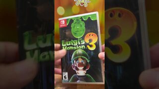 Unboxing Luigi's Mansion 3