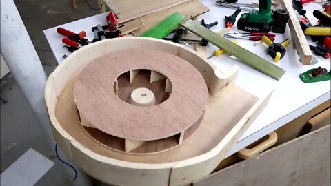 A router table that's its own dust collector