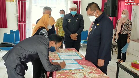 Kadis Sosial Lampung Aswarodi Lantik 3 Pejabat Fungsional, dan Serahkan SK 6 CPNS